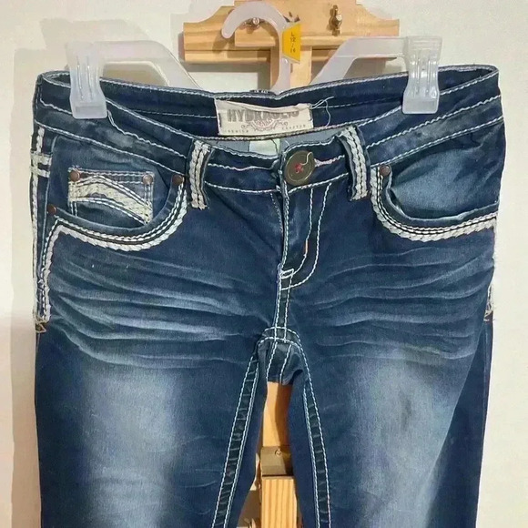 Hydraulic dark wash Gramercy, Capri jeans, decor pockets, women’s size 4 ￼ - Picture 4 of 9